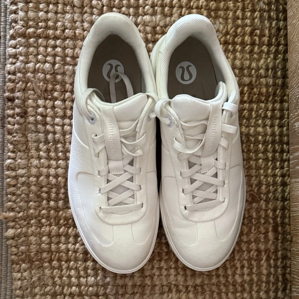 lululemon athletica Women’s White Cityverse Sneaker US 8 EUC - Picture 3 of 9